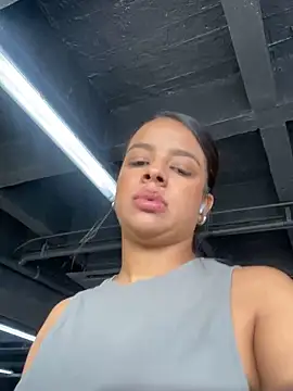 trianawhite online show from February 21, 2025, 7:10 pm