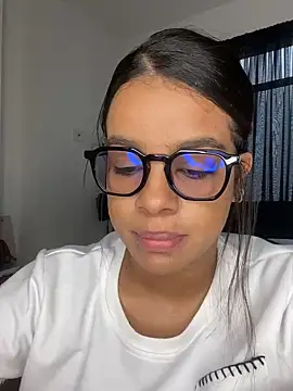 trianawhite online show from December 1, 2024, 6:24 pm