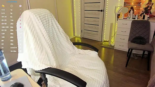 Ophelia mm online show from November 15, 2025, 7:12 am