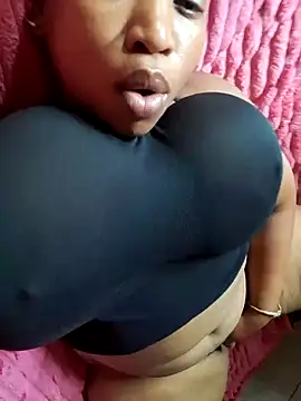 Snapshot of winterqueenx chatting on March 18, 2025, 10:07 am winterqueenx online show from March 18, 2025, 10:07 am