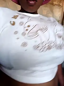 winterqueenx online show from November 18, 2025, 1:58 pm