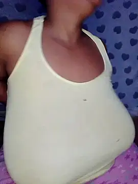 Snapshot of winterqueenx chatting on January 8, 2025, 3:40 am winterqueenx online show from January 8, 2025, 3:40 am