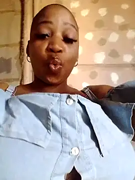 Snapshot of winterqueenx chatting on February 28, 2025, 3:04 pm winterqueenx online show from February 28, 2025, 3:04 pm