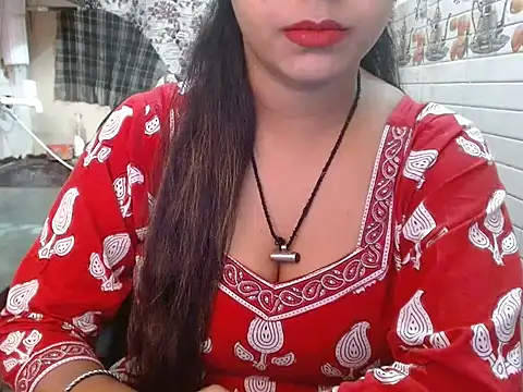 LovingPihu online show from November 18, 2025, 6:17 am