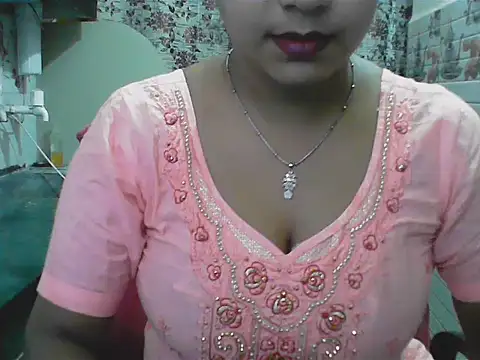 LovingPihu online show from May 26, 2026, 5:27 am