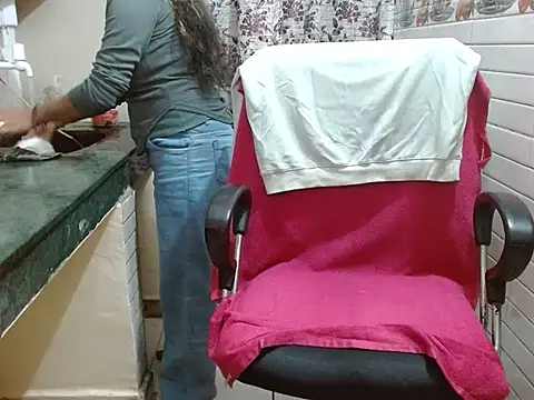 LovingPihu online show from December 21, 2025, 5:53 am