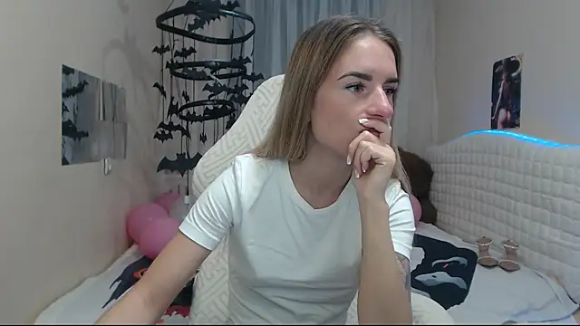 Snapshot of DeboraHorny chatting on October 20, 2025, 6:04 am DeboraHorny online show from October 20, 2025, 6:04 am