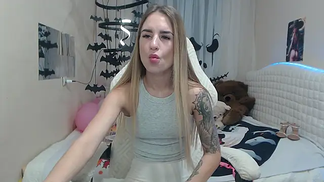 Snapshot of DeboraHorny chatting on November 3, 2025, 7:02 am DeboraHorny online show from November 3, 2025, 7:02 am