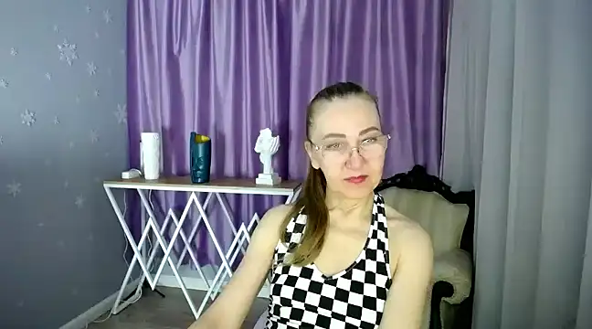 Snapshot of queen_a_n_i chatting on March 10, 2025, 10:07 am queen a n i online show from March 10, 2025, 10:07 am