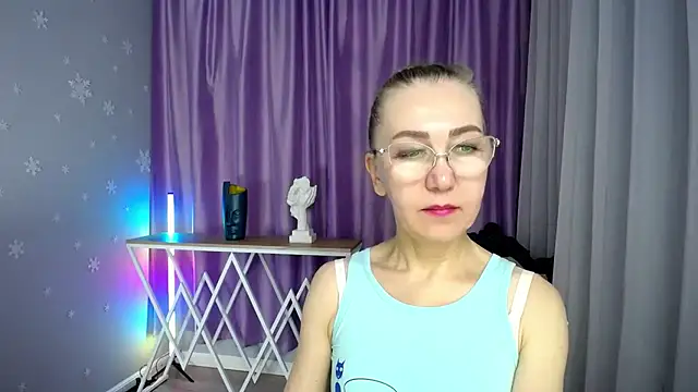 Snapshot of queen_a_n_i chatting on September 15, 2025, 10:05 am queen a n i online show from September 15, 2025, 10:05 am