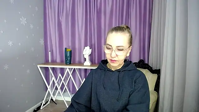 Snapshot of queen_a_n_i chatting on September 20, 2025, 10:31 am queen a n i online show from September 20, 2025, 10:31 am