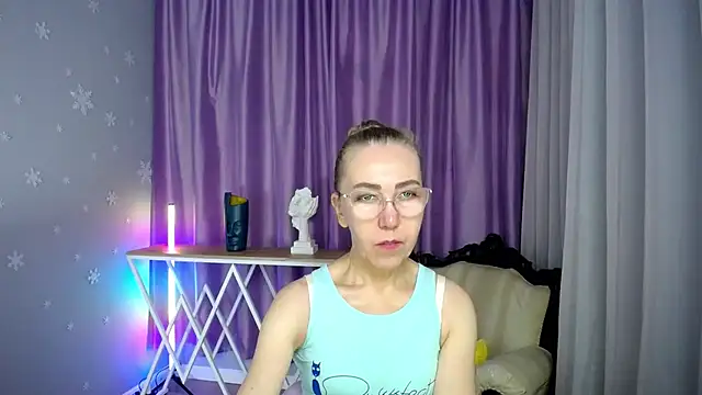 Snapshot of queen_a_n_i chatting on September 13, 2025, 10:37 am queen a n i online show from September 13, 2025, 10:37 am