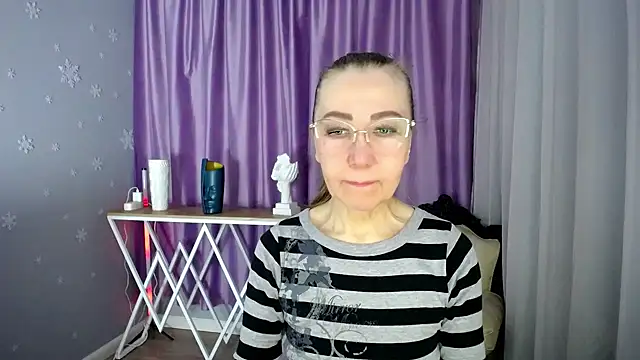 Snapshot of queen_a_n_i chatting on March 8, 2025, 8:55 am queen a n i online show from March 8, 2025, 8:55 am