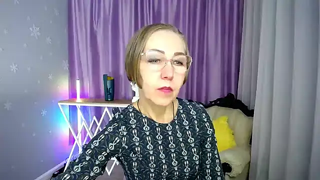 Snapshot of queen_a_n_i chatting on October 5, 2025, 7:32 am queen a n i online show from October 5, 2025, 7:32 am