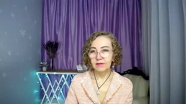 Snapshot of queen_a_n_i chatting on June 19, 2026, 6:08 am queen a n i online show from June 19, 2026, 6:08 am