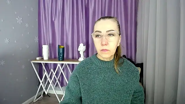 Snapshot of queen_a_n_i chatting on March 19, 2025, 8:34 am queen a n i online show from March 19, 2025, 8:34 am