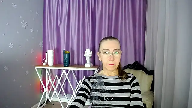 Snapshot of queen_a_n_i chatting on February 23, 2025, 5:45 am queen a n i online show from February 23, 2025, 5:45 am