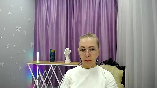 Snapshot of queen_a_n_i chatting on September 19, 2025, 8:51 am queen a n i online show from September 19, 2025, 8:51 am