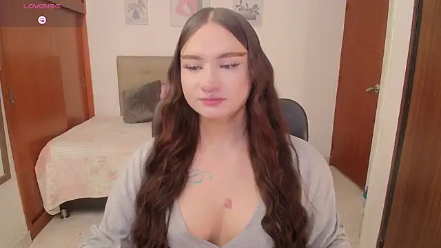 Miley Baker online show from November 18, 2025, 3:26 pm