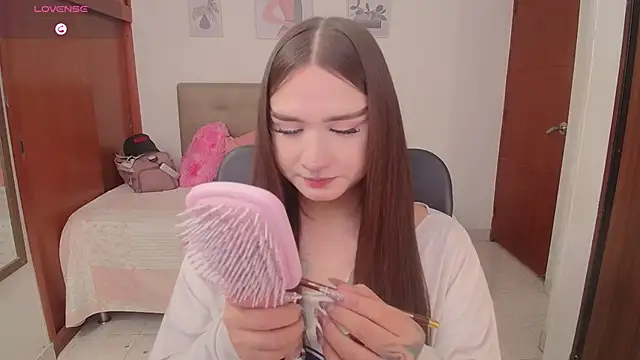 Miley Baker online show from November 29, 2025, 3:34 pm