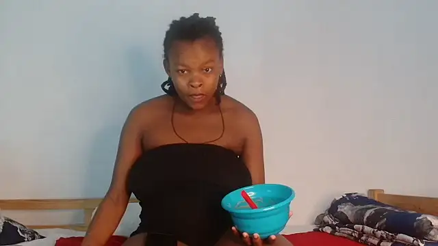 Snapshot of BlondQ2003 chatting on October 24, 2025, 8:02 am BlondQ2003 online show from October 24, 2025, 8:02 am