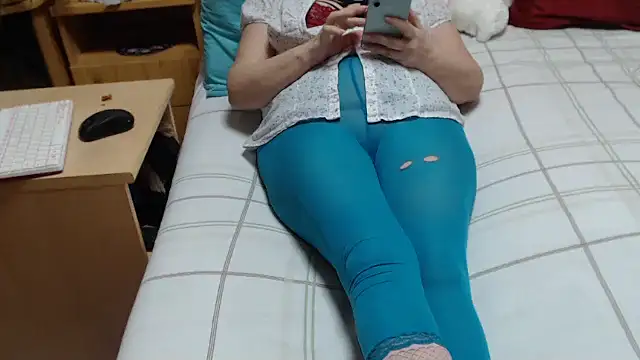 Snapshot of Margaret-milf chatting on December 19, 2025, 8:44 pm Margaret-milf online show from December 19, 2025, 8:44 pm