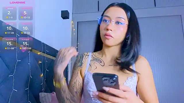 Mia Tin online show from January 7, 2026, 12:10 pm