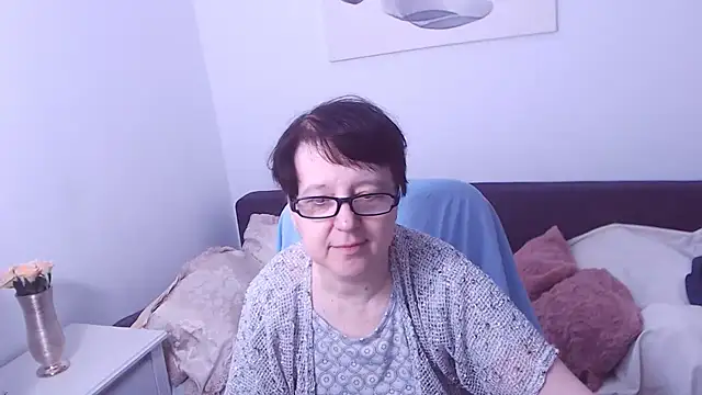 ChristaRose online show from November 12, 2025, 7:40 pm