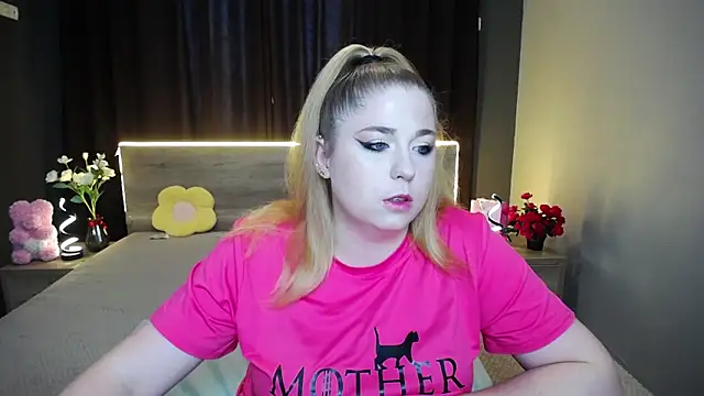 Snapshot of JessikaDaniel chatting on November 18, 2025, 7:33 am JessikaDaniel online show from November 18, 2025, 7:33 am