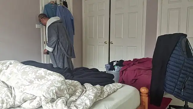 AmateurGuy23 online show from October 28, 2025, 2:01 am