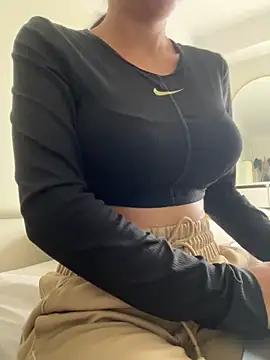 Snapshot of DulceMya6 chatting on June 2, 2026, 1:00 pm DulceMya6 online show from June 2, 2026, 1:00 pm