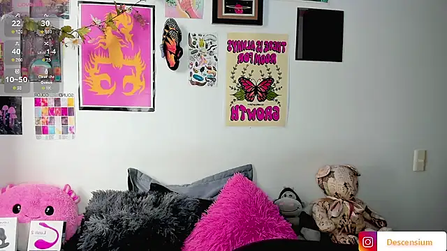 Snapshot of johnnyalx chatting on November 8, 2025, 7:17 pm johnnyalx online show from November 8, 2025, 7:17 pm