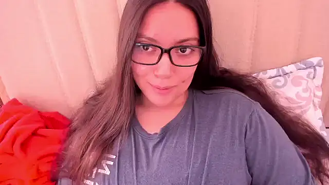 Snapshot of roniewester chatting on April 24, 2026, 2:41 pm roniewester online show from April 24, 2026, 2:41 pm
