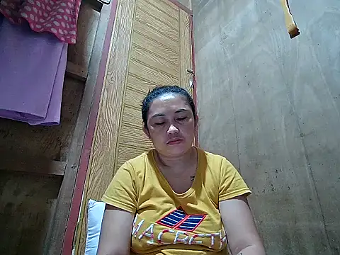 Snapshot of LalaiAsian chatting on November 19, 2025, 12:21 am LalaiAsian online show from November 19, 2025, 12:21 am