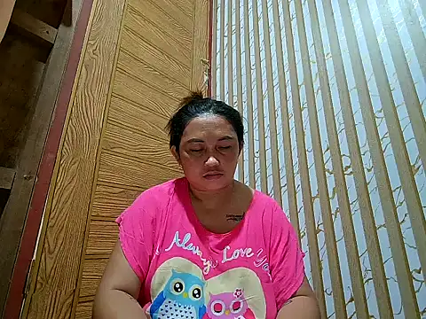 Snapshot of LalaiAsian chatting on December 2, 2025, 4:19 pm LalaiAsian online show from December 2, 2025, 4:19 pm