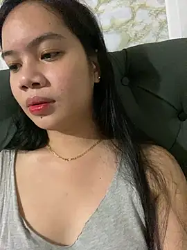 Hebefemme online show from February 26, 2025, 4:16 pm