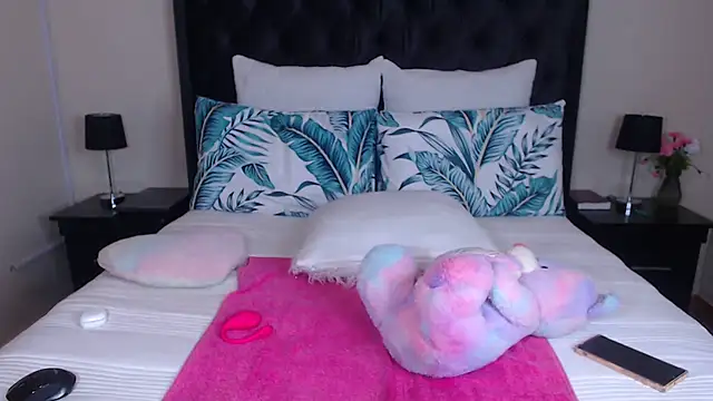 Sexynaughty Gal online show from December 19, 2024, 11:25 pm