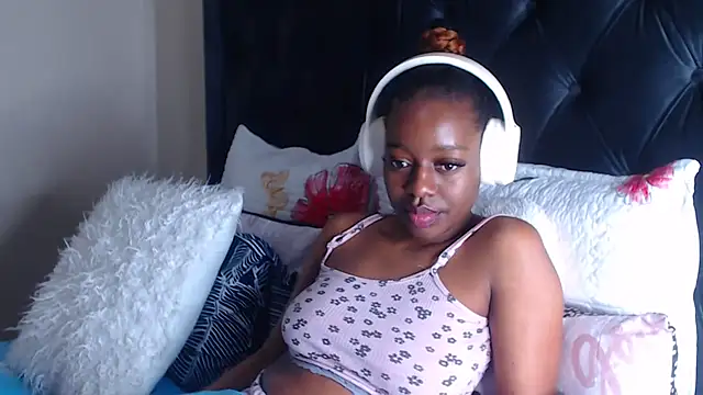Snapshot of Sexynaughty_Gal chatting on July 18, 2026, 1:14 am Sexynaughty Gal online show from July 18, 2026, 1:14 am