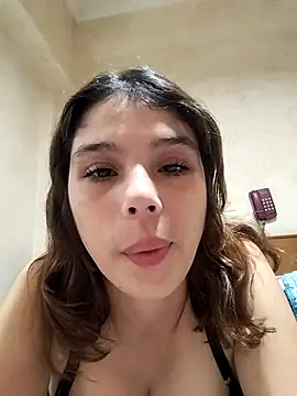 mariamac420 online show from April 9, 2026, 9:21 pm