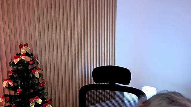 MarianL0ve online show from November 29, 2025, 10:59 am