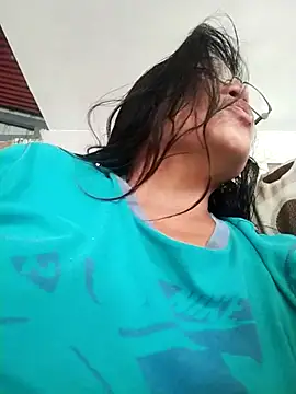 Snapshot of sizzling_babe chatting on October 27, 2025, 6:25 am sizzling babe online show from October 27, 2025, 6:25 am