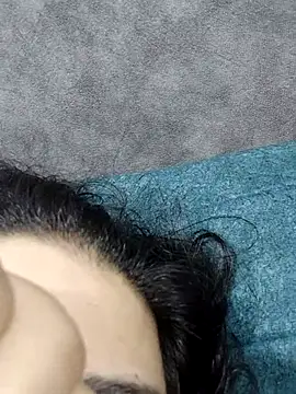 Srishtijain51 online show from August 3, 2026, 9:41 pm