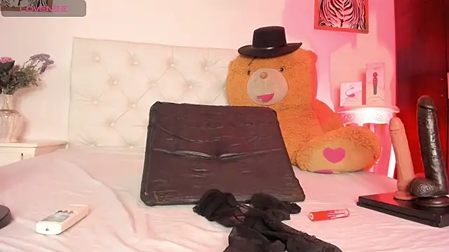 Sharon smiith online show from April 21, 2026, 11:44 pm