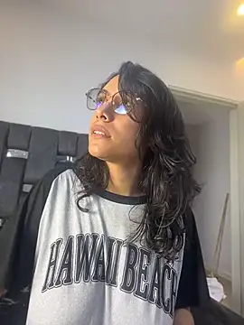 PilarJones  online show from April 19, 2026, 6:10 pm