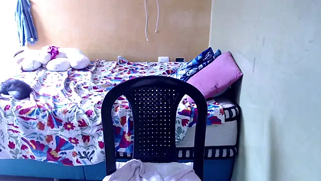 yulieth bbw online show from November 2, 2025, 6:35 pm