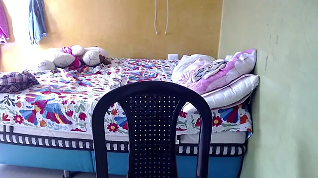 yulieth bbw online show from November 29, 2025, 1:22 pm