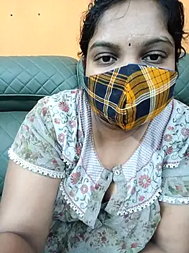 Snapshot of lovely-latha chatting on October 9, 2025, 5:41 am lovely-latha online show from October 9, 2025, 5:41 am