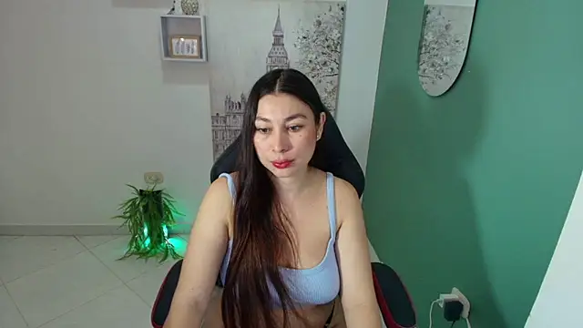 Snapshot of bella_99_ chatting on October 6, 2025, 1:23 pm bella 99 online show from October 6, 2025, 1:23 pm