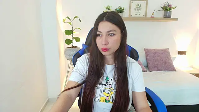 Snapshot of bella_99_ chatting on May 2, 2026, 11:04 am bella 99 online show from May 2, 2026, 11:04 am