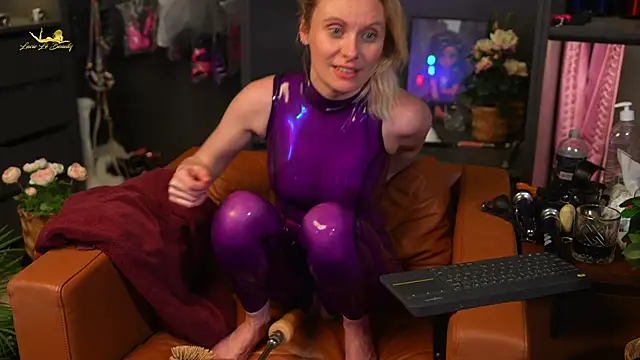 lacie le beauty online show from February 10, 2025, 8:53 pm